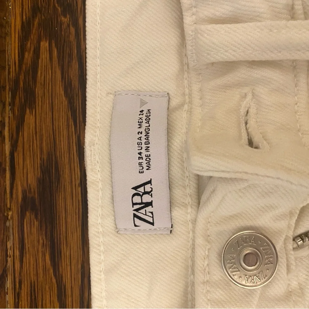 Zara TRF High Rise Stove Pipe Jeans, Oyster White, sz 26, US 2 - Picture 3 of 8